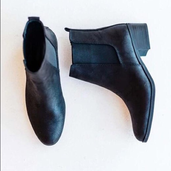 Ankle booties - Picture 5 of 7